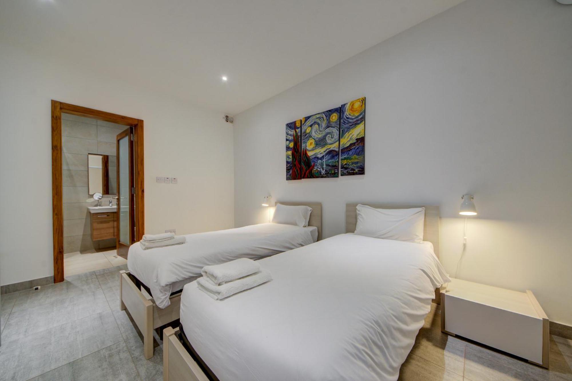 Top Floor Apt With Common Pool Close To All Amenities St. Paul's Bay Exterior photo